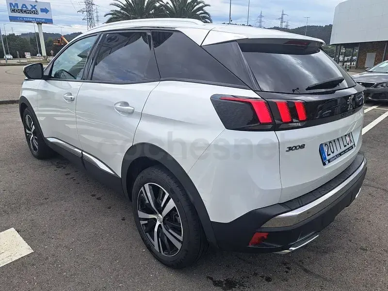Usado Peugeot 3008 Active 130 CV (95 kW) 2020 Blanco SUV
