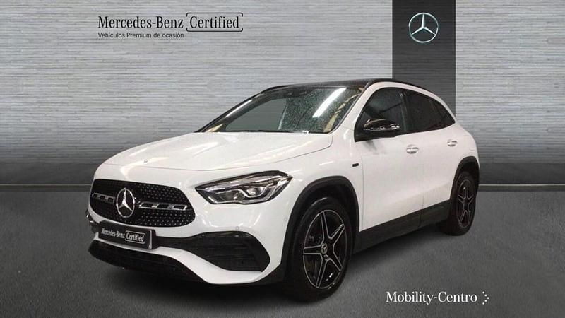 Usado Mercedes GLA250 AMG line 160 CV (117 kW) 2020 Digital white  metallic paint SUV