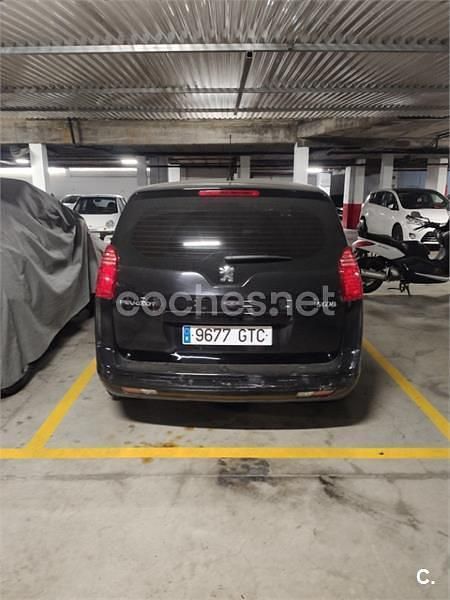 Usado Peugeot 5008 110 CV (80 kW) 2010 Negro Monovolumen