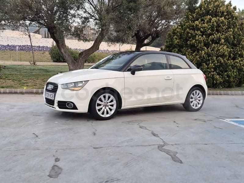 Usado Audi A1 Attraction 86 CV (63 kW) 2011 Beige Utilitario