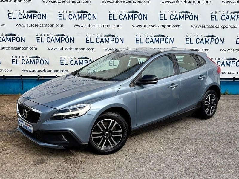 Usado Volvo V40 CC Momentum 120 CV (88 kW) 2016 Gris / plata Familiar