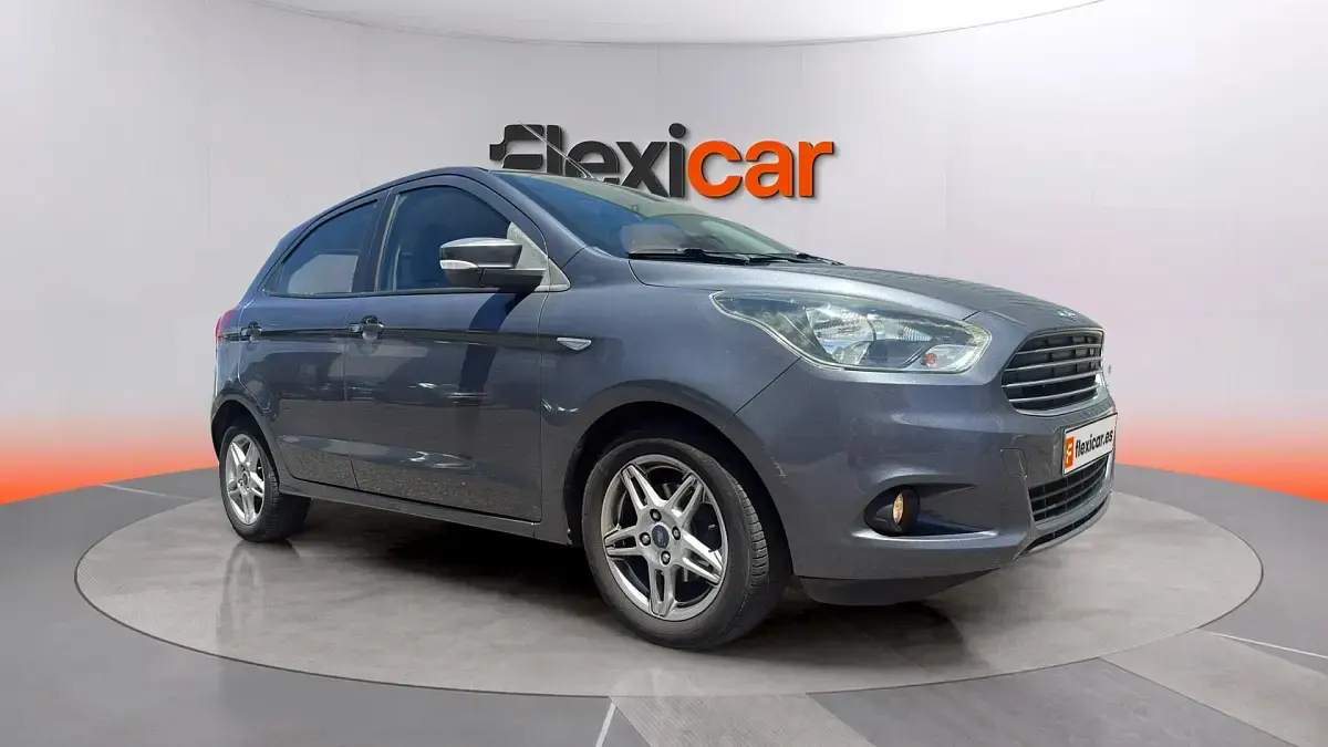 Usado Ford Ka Plus Ultimate 86 CV (63 kW) 2017 Gris Utilitario