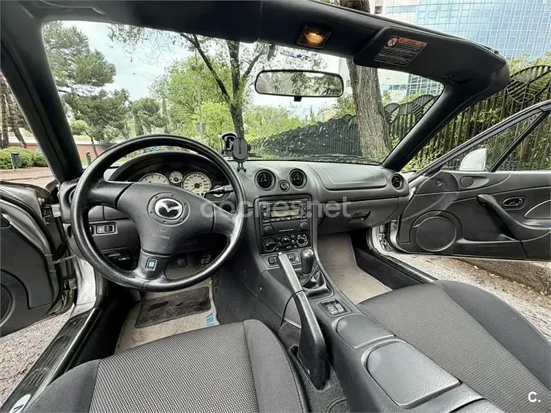 Usado Mazda MX5 Touring 110 CV (80 kW) 2002 Gris / plata Descapotable