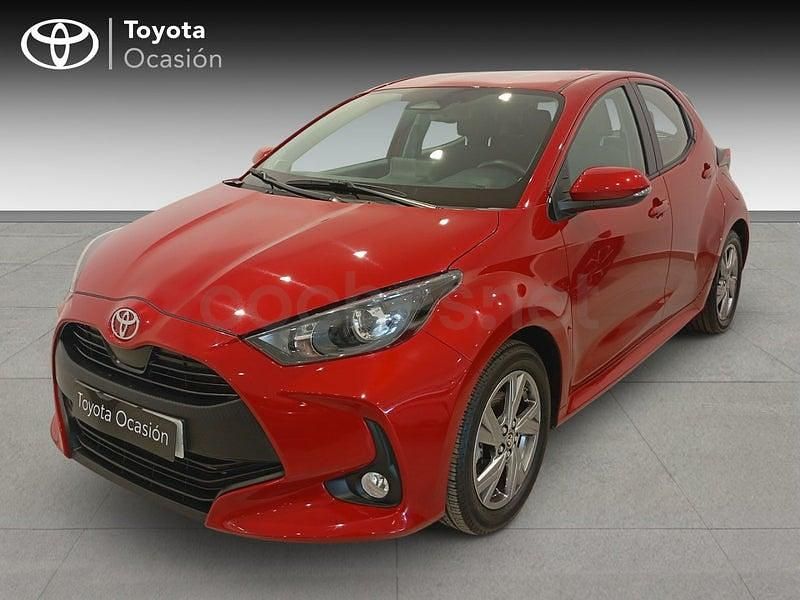 Usado Toyota Yaris Hybrid Active 116 CV (85 kW) 2025 Rojo Berlina
