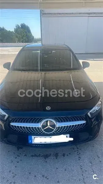 Usado Mercedes A180 109 CV (80 kW) 2019 Negro Berlina