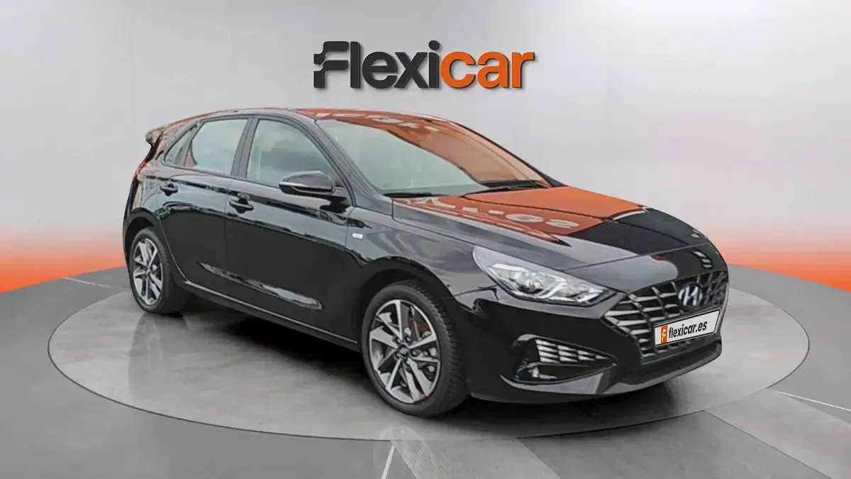 Usado Hyundai i30 110 HP (80 kW) 2023 Preto Sedan