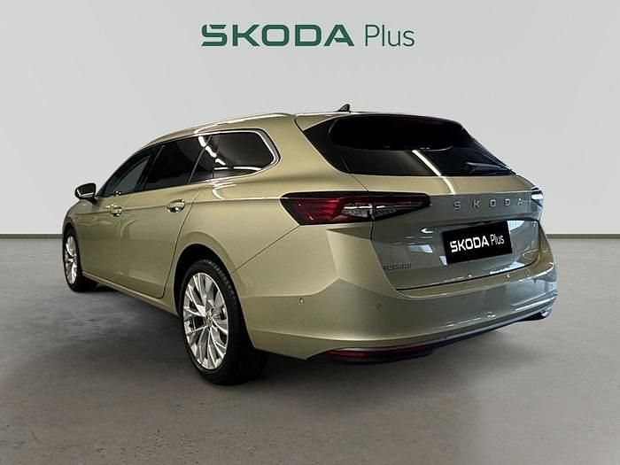 Amarillo Usado 2024 Skoda Superb LAURIN & KLEMENT Familiar | 40.200 € (Caro) - Imagen 1/4