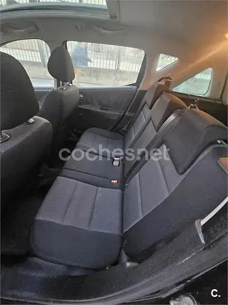 Usado Peugeot 207 90 CV (66 kW) 2008 Negro Familiar