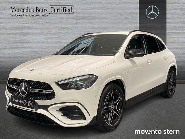 Usado Mercedes GLA200 AMG line 150 CV (110 kW) 2025 Blanco polar SUV