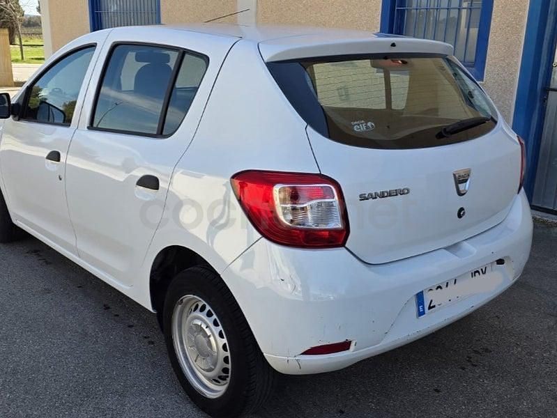 Usado Dacia Sandero Lauréate 75 CV (55 kW) 2015 Blanco Berlina