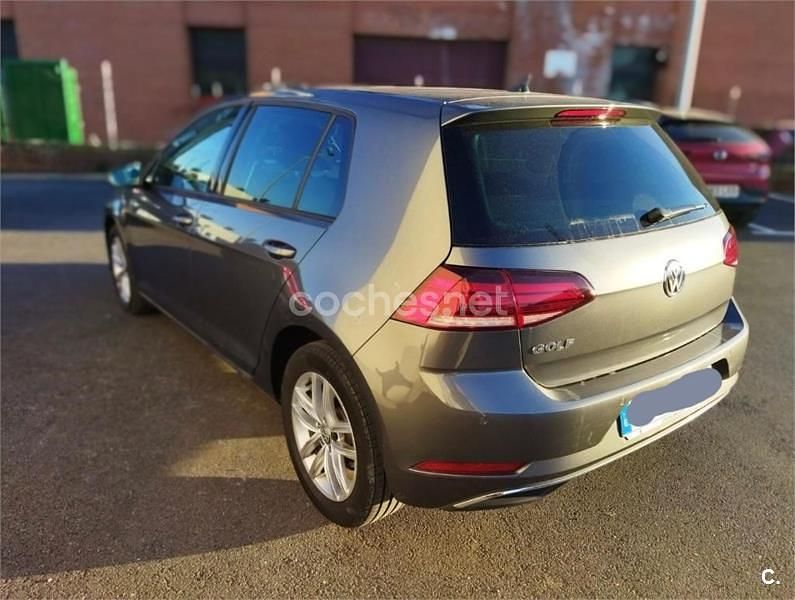 Usado VW Golf VII Advance 115 CV (84 kW) 2019 Gris / plata Familiar