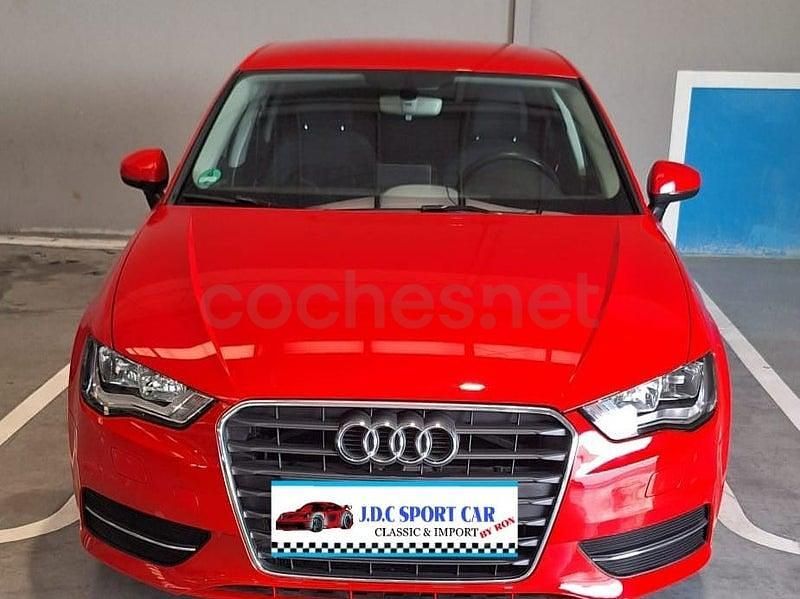 Käytetty Audi A3 Attraction 180 HP (132 kW) 2016 Punainen Sedan