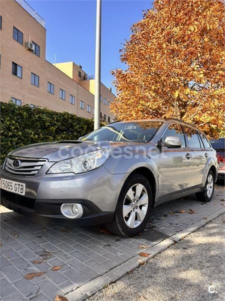 Usado Subaru Outback 150 CV (110 kW) 2010 Gris / plata SUV