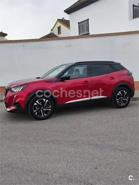 Usado Peugeot 2008 GT 130 CV (95 kW) 2021 Rojo SUV
