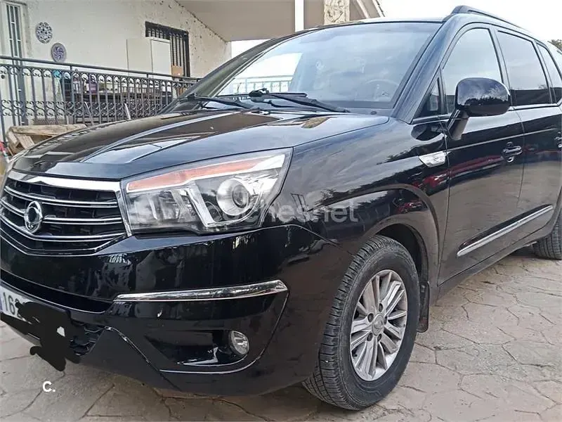 Usado SsangYong Rodius 155 CV (114 kW) 2013 Negro Monovolumen