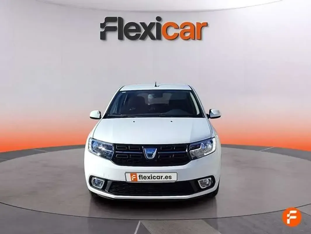 Usado Dacia Sandero Acces 75 CV (55 kW) 2020 Blanco Utilitario
