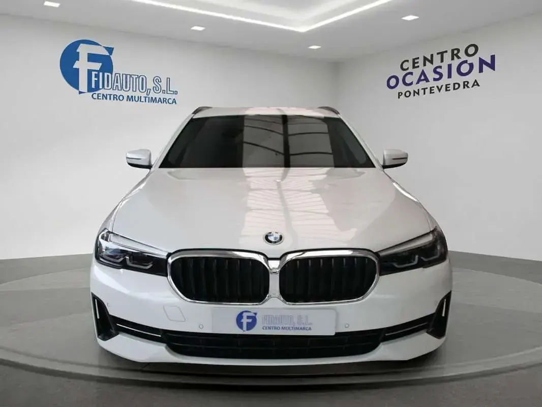Usado BMW 520 190 CV (139 kW) 2023 Blanco Familiar