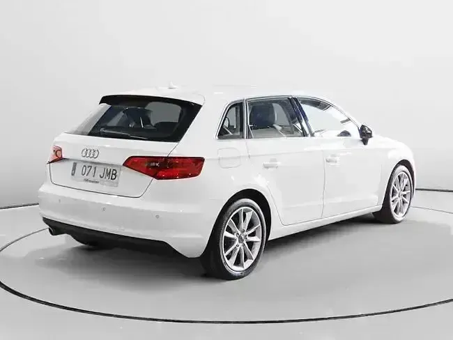 Usado Audi A3 Advanced 110 CV (80 kW) 2016 Blanco Berlina