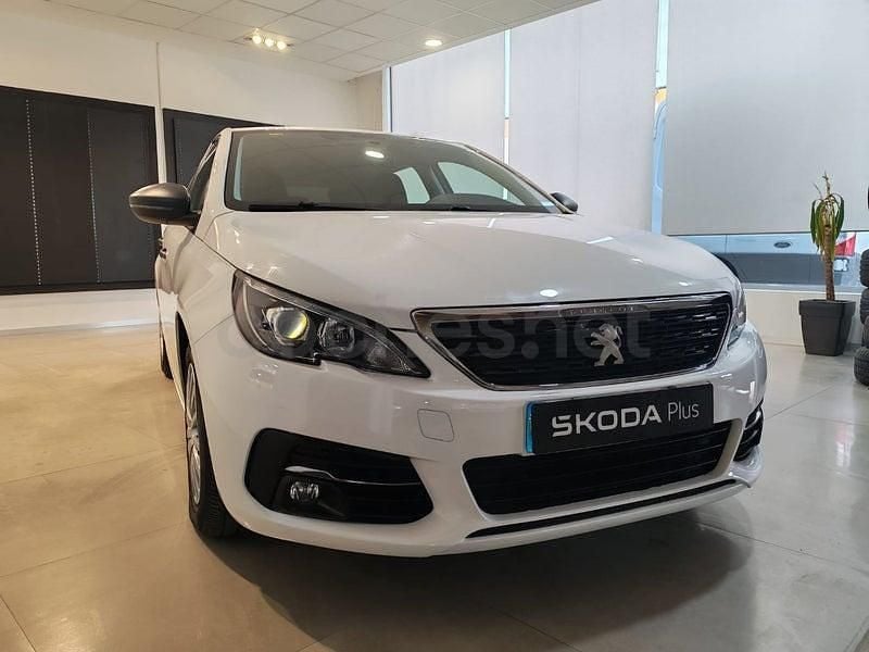 Usado Peugeot 308 Business-Line 100 CV (73 kW) 2018 Blanco Berlina