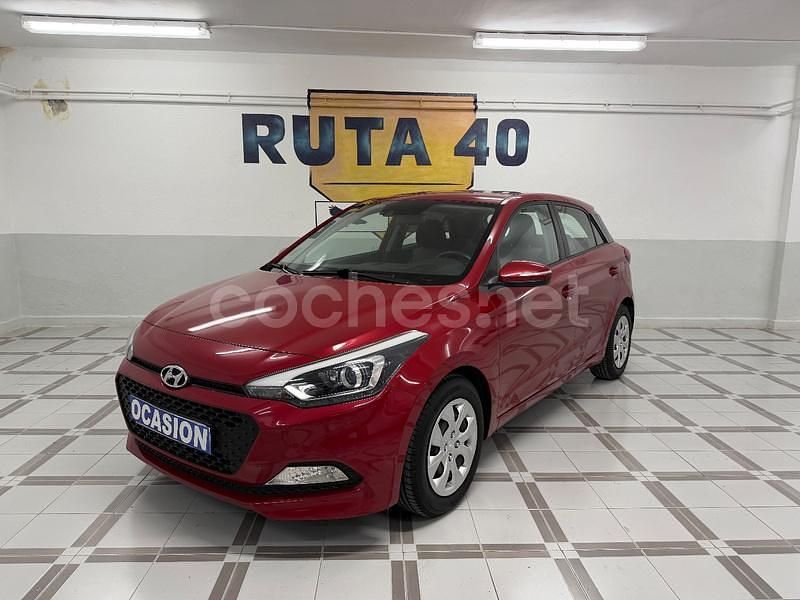 Granate Usado 2016 Hyundai i20 Berlina | 8590 € (Buen precio) - Imagen 1/4