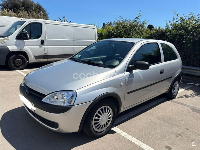 Gris / plata Usado 2001 Opel Corsa Club Berlina | 2200 € (Precio justo) - Imagen 1/4