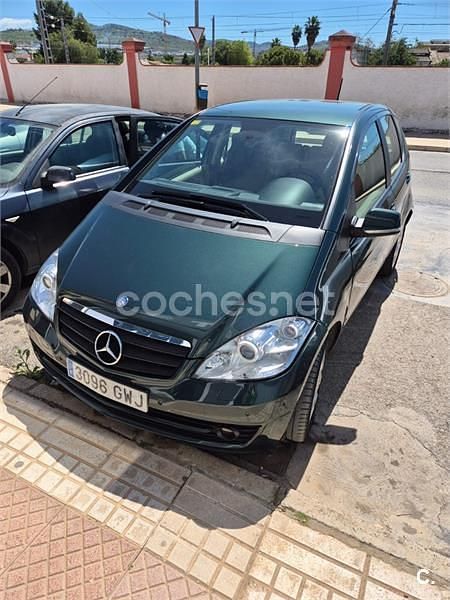 Usado Mercedes A180 Exclusive 109 HP (80 kW) 2010 Verde Monovolume