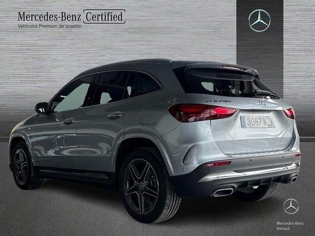 Usado Mercedes GLA250 AMG line 218 CV (160 kW) 2025 Plata hightech SUV