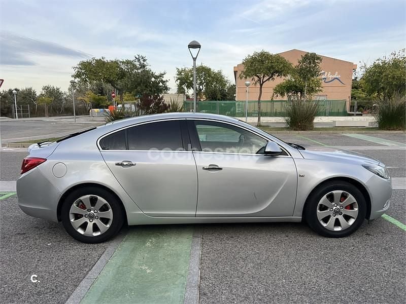 Usado Opel Insignia Sport 160 CV (117 kW) 2011 Gris / plata Berlina