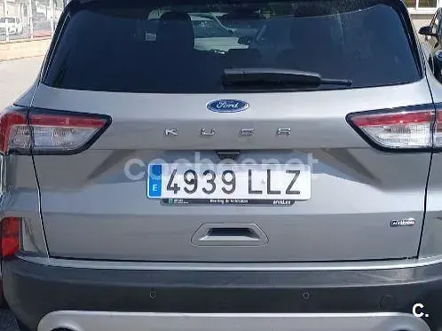 Usado Ford Kuga ST-Line X 225 CV (165 kW) 2020 Gris / plata SUV