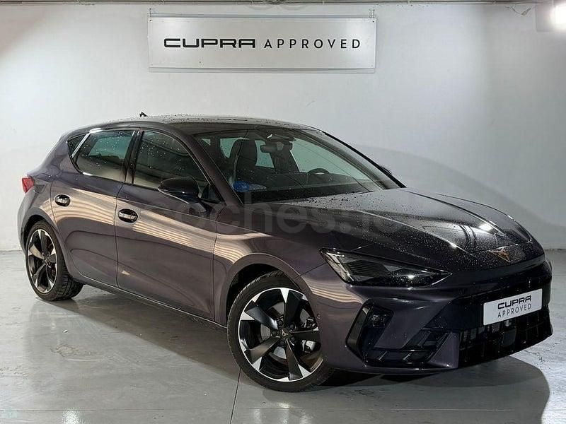 Usado Cupra Leon 204 CV (150 kW) 2025 Violeta / lila Berlina
