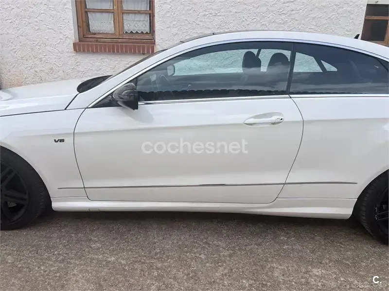 Usado Mercedes E500 Avantgarde 388 CV (285 kW) 2010 Blanco Coupe