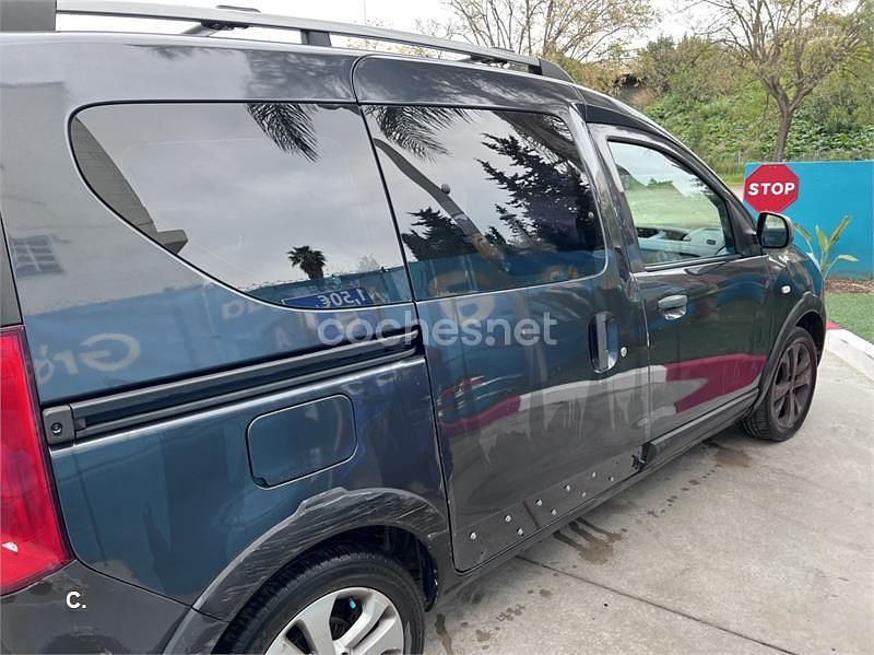 Usado Dacia Dokker Stepway 90 HP (66 kW) 2015 Azul Monovolume