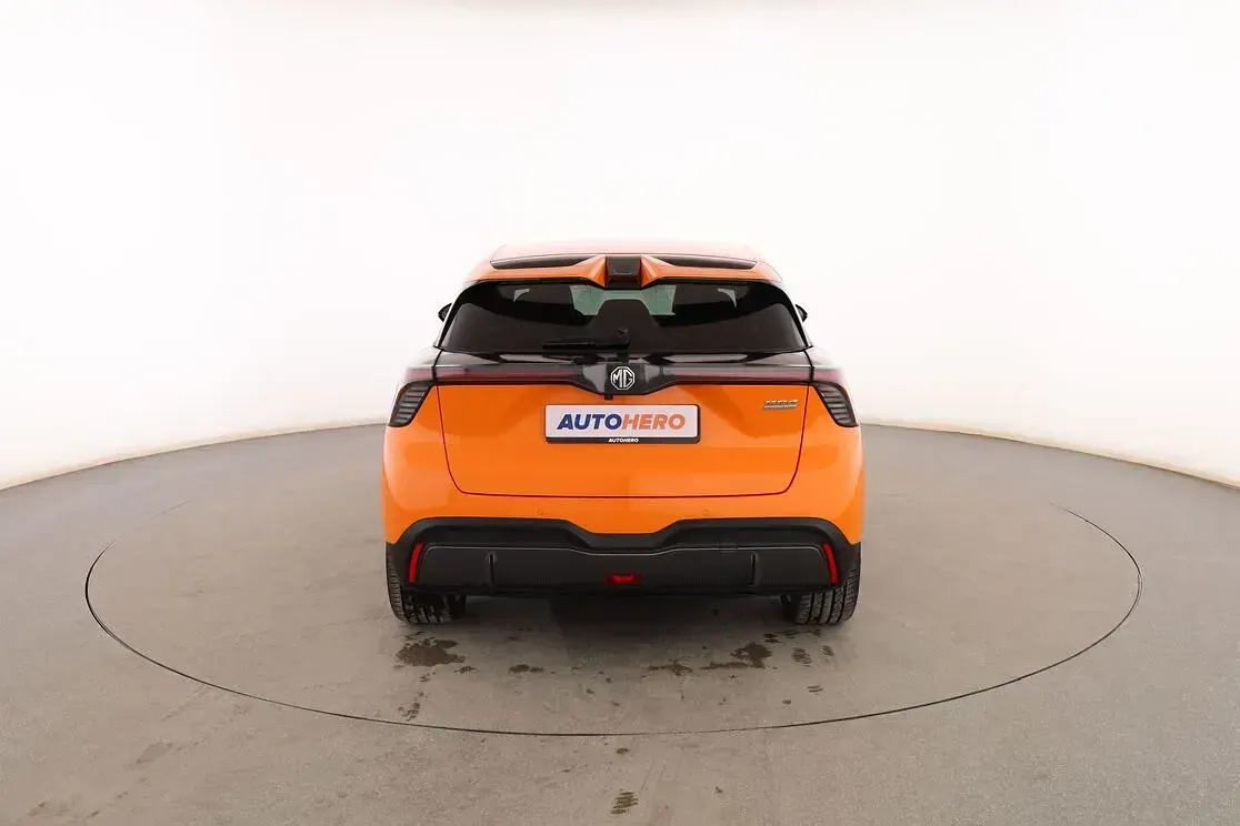 Usado MG MG4 EV Luxury 150 kW (204 CV) 2023 Naranja Utilitario