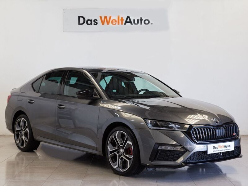 Color gris Usado 2022 Skoda Octavia RS Berlina | 37.990 € - Imagen 1/4