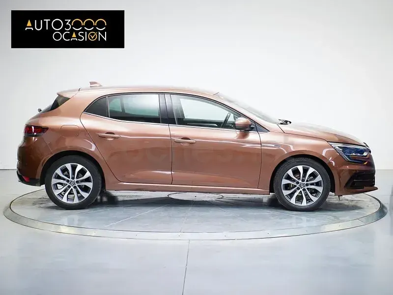 Usado Renault Mégane IV Zen 140 CV (102 kW) 2020 Marrón Berlina
