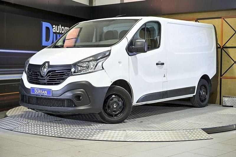 Usado Renault Trafic 120 CV (88 kW) 2017 Blanco Monovolumen