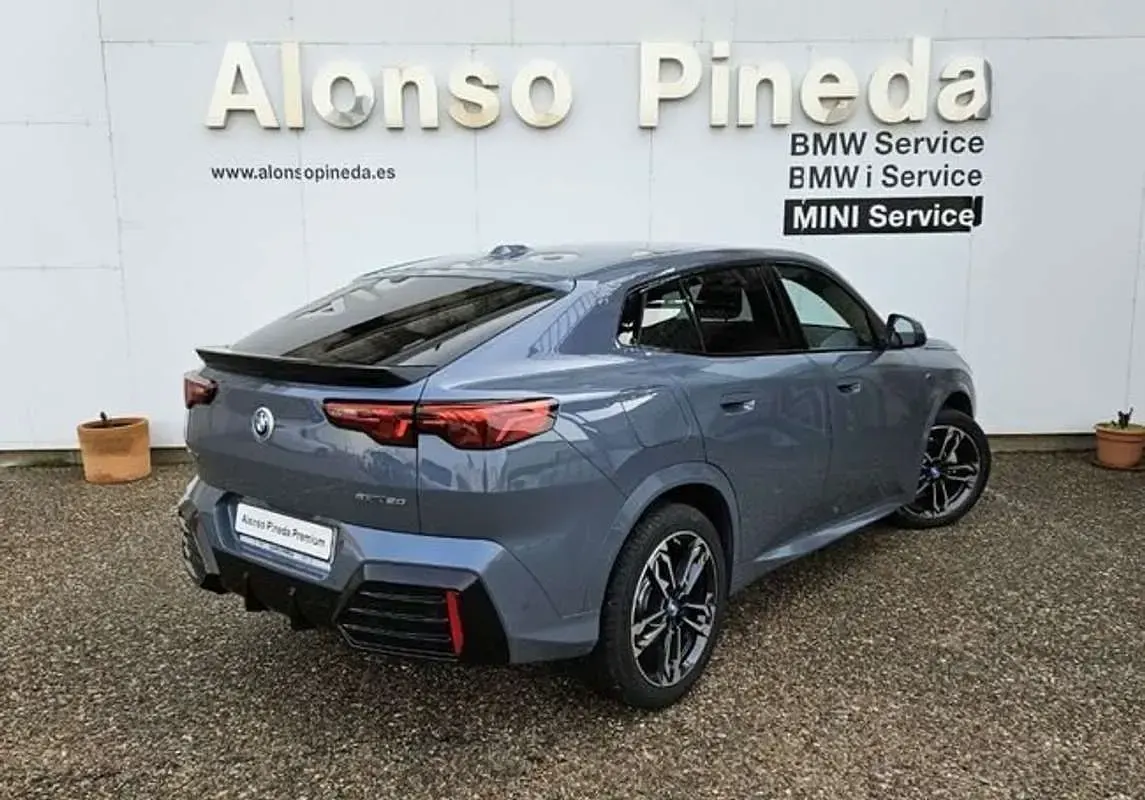 Occasion BMW iX2 M Sport 150 kW (204 PK) 2025 Grijs SUV