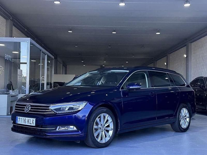 Azul Usado 2018 VW Passat Advance Familiar | 18.620 € (Un poco caro) - Imagen 1/4