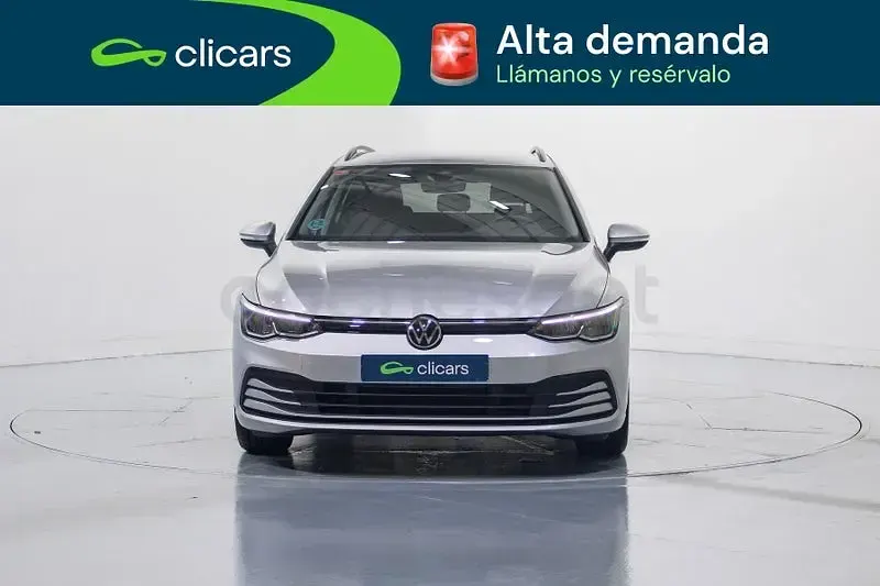 Usado VW Golf VIII Life 110 CV (80 kW) 2021 Gris / plata Familiar