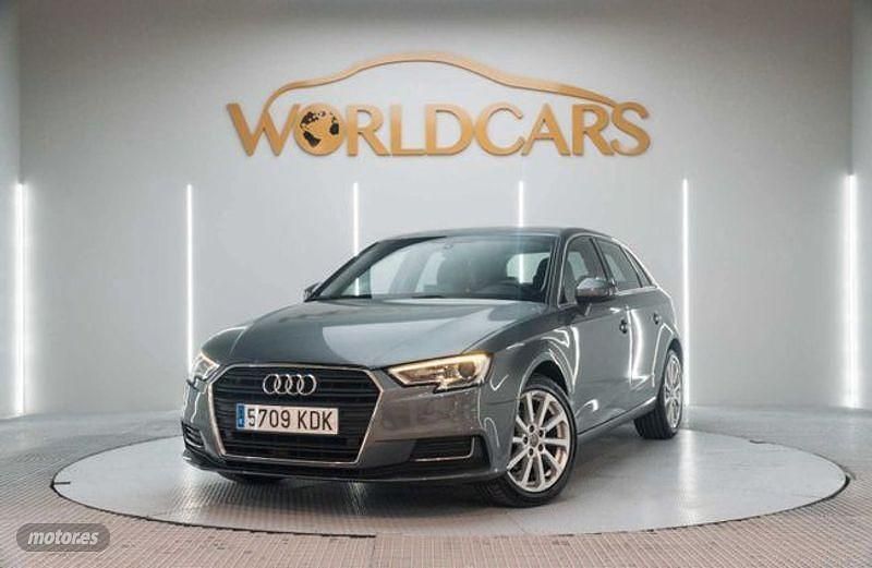 Usado Audi A3 Design 116 CV (85 kW) 2017 Gris Berlina