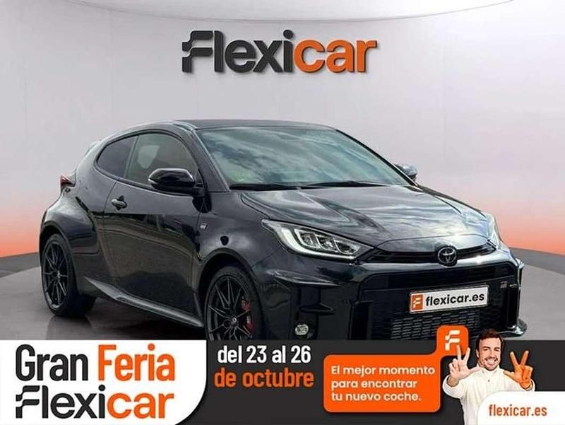 Negro Usado 2022 Toyota Yaris Berlina | 32.190 € (Buen precio) - Imagen 1/4