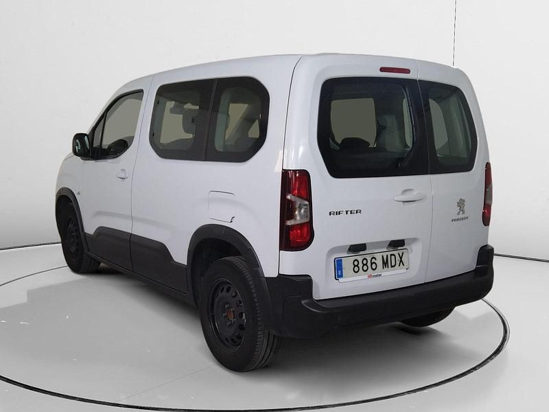 Usado Peugeot Rifter Active 103 CV (75 kW) 2023 Blanco Monovolumen