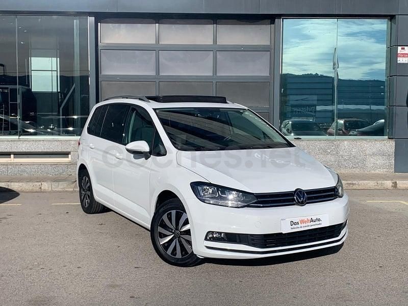 Usado VW Touran Advance 122 CV (89 kW) 2022 Blanco Monovolumen