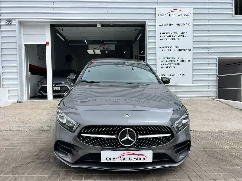 Usado Mercedes A250 218 CV (160 kW) 2022 Gris / plata Berlina