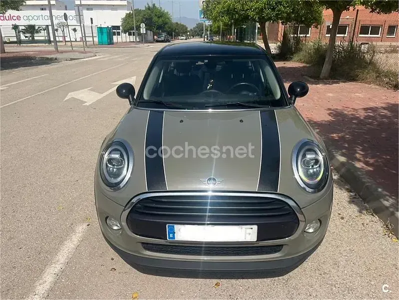 Usado Mini Cooper D 116 CV (85 kW) 2019 Verde Utilitario