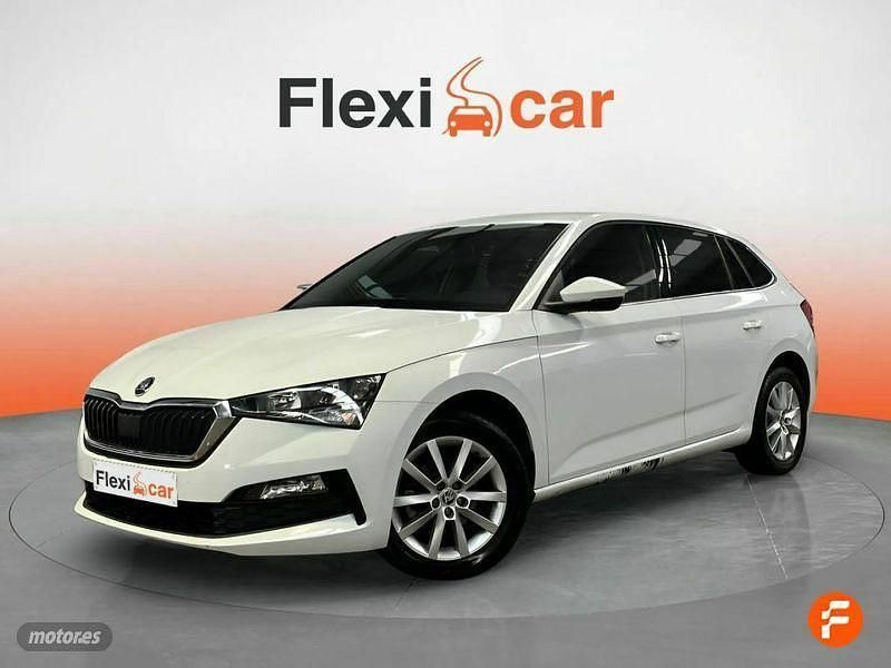 Usado Skoda Scala Ambition 110 CV (80 kW) 2021 Blanco Utilitario