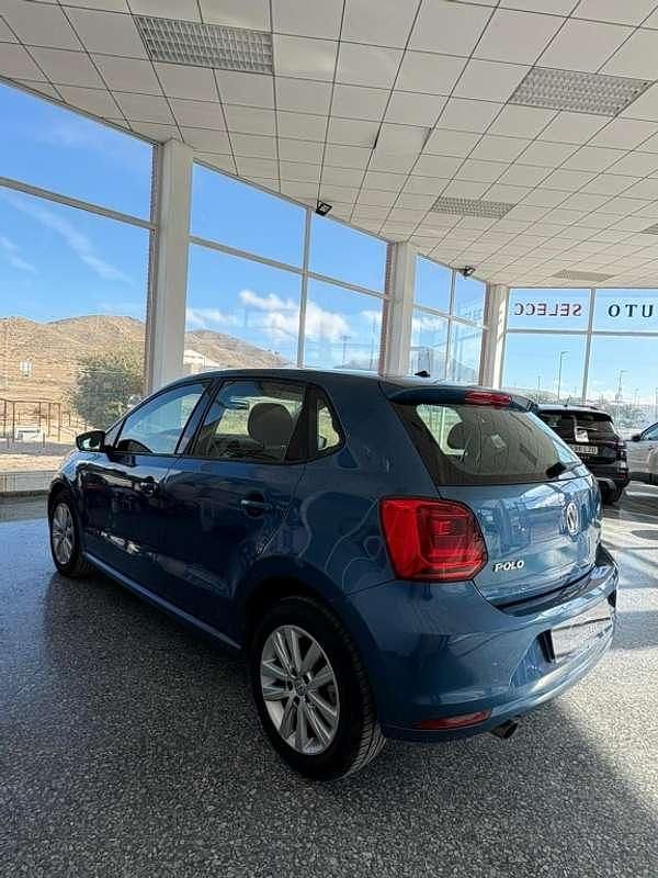 Usado VW Polo Advance 90 CV (66 kW) 2016 Azul Utilitario