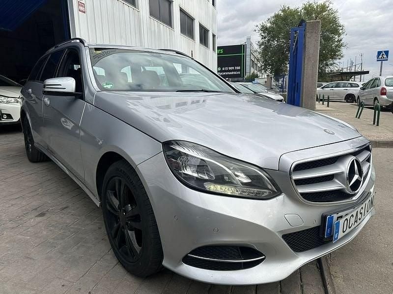 Usado Mercedes E200 Avantgarde 136 CV (100 kW) 2015 Gris Familiar