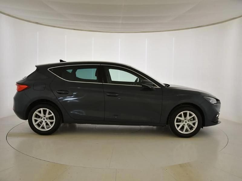 Usado Seat Leon Style 116 CV (85 kW) 2025 Azul