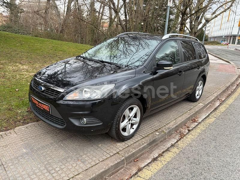 Usado Ford Focus Trend 109 CV (80 kW) 2010 Negro Familiar